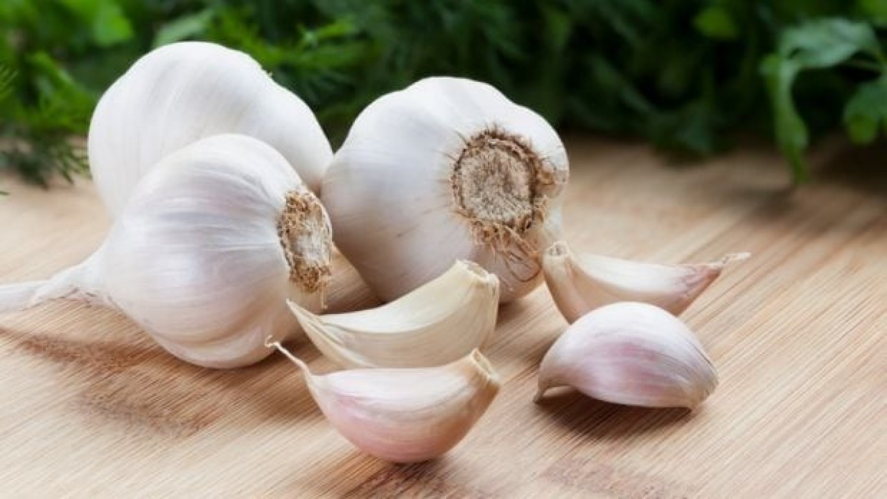 5 Side Effects Of Garlic You Must Be Aware Of